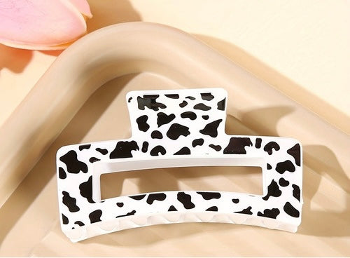 Cow claw clip